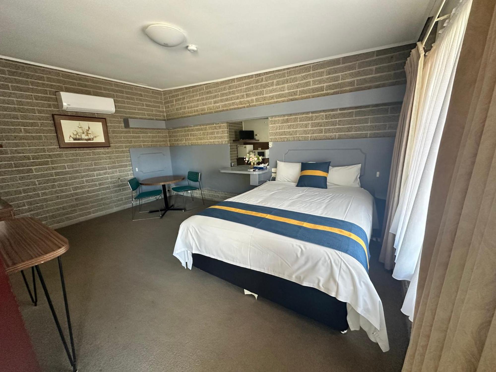 Shamrock Hotel Motel Balranald Exteriör bild